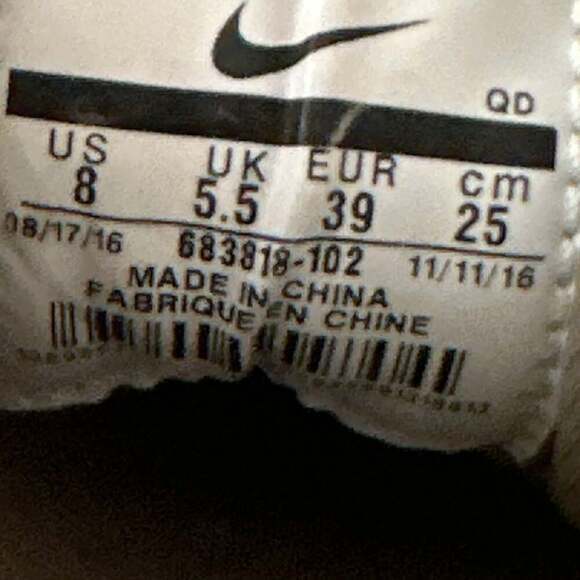 Nike Air Huarache Run Premium 'Oatmeal' Women's Sneakers - Picture 8 of 8